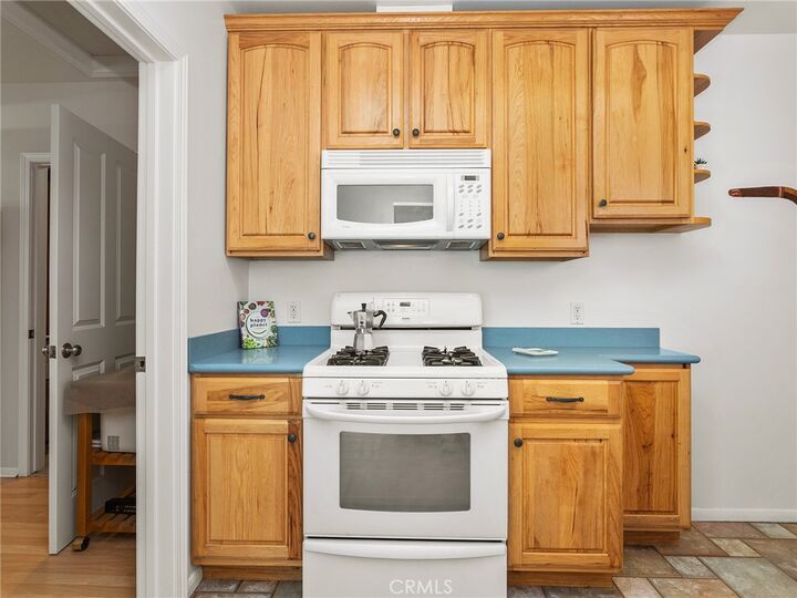 Property Photo: 1216 N Lincoln Street CA 91506