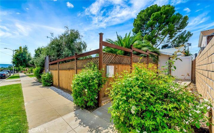 Property Photo:  6639 Yolanda Ave  CA 91335 
