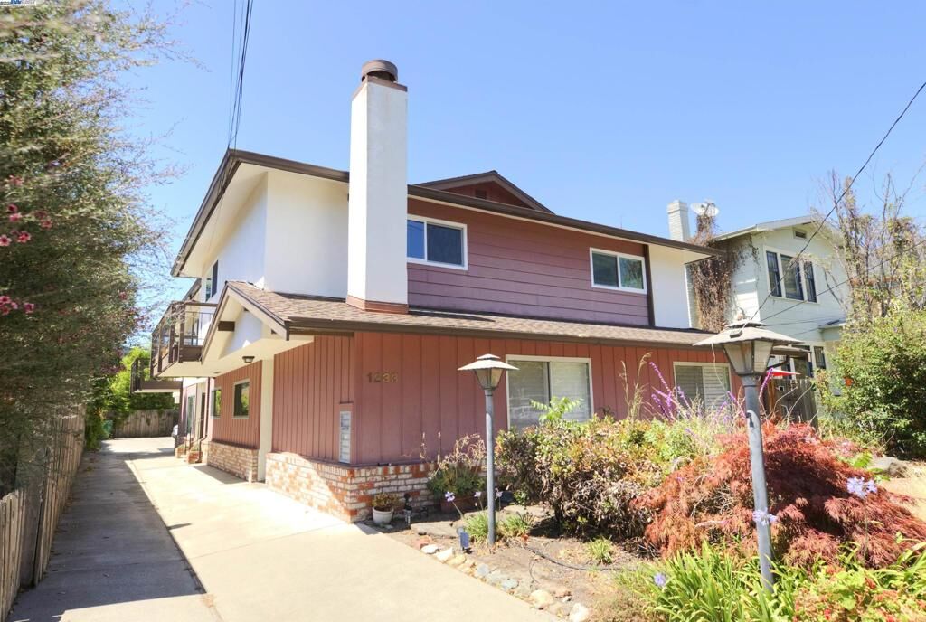 Property Photo:  1233 Broadway D  CA 94501 
