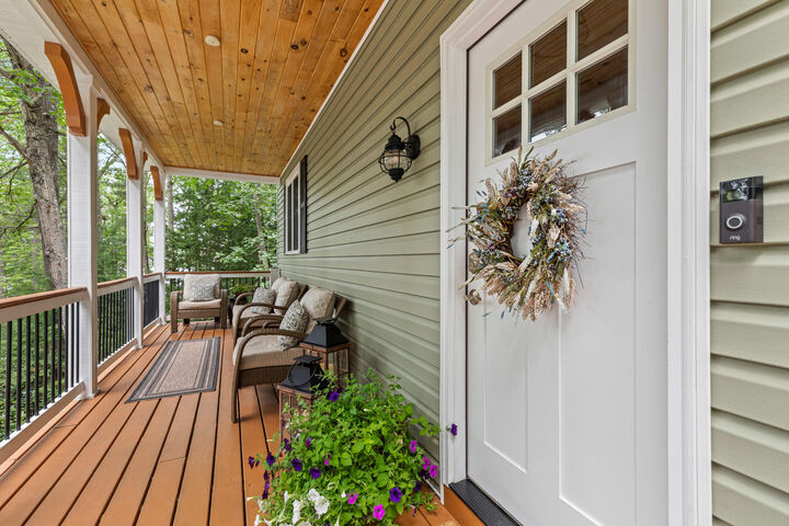 Property Photo:  29 Pinecroft Road  ME 04040 