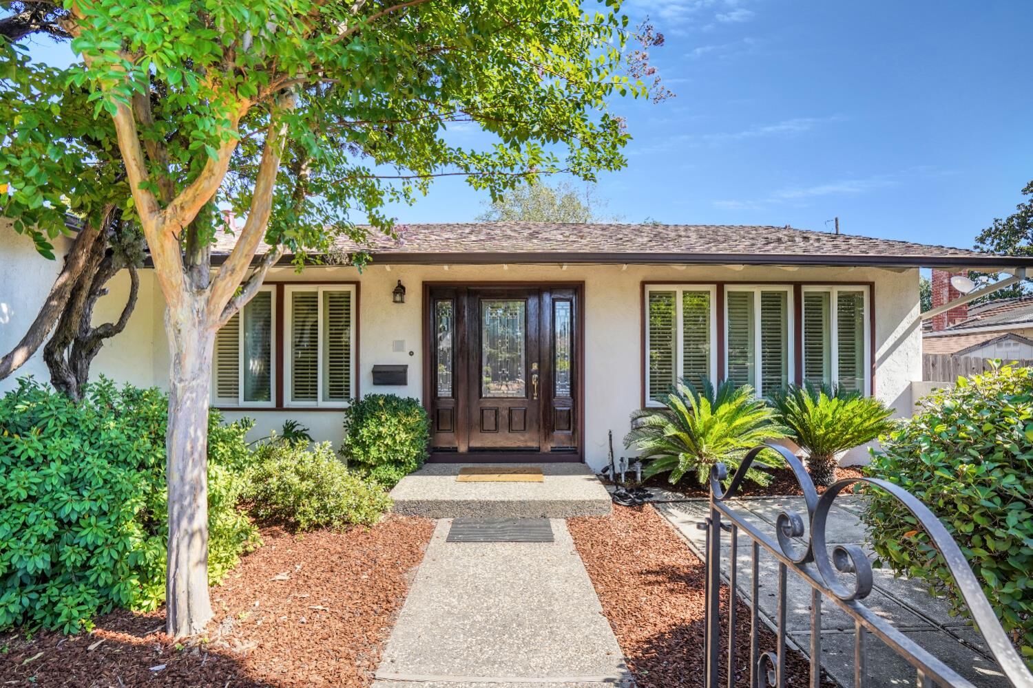 Property Photo: 7043 Los Olivos Way CA 95608