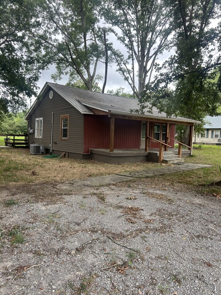 Property Photo:  502 E Monroe St  TN 37388 