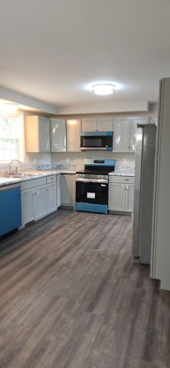Property Photo:  214 Cunningham Ln  TN 37042 