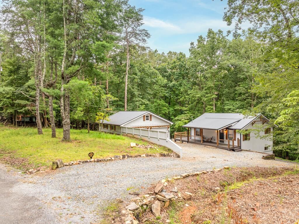 Property Photo: 122 Acadia Drive GA 30540