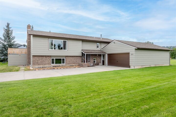 Property Photo: 1211 Kenwood Drive MT 59804