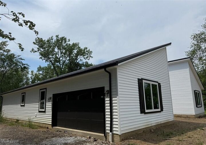Property Photo: 3940 Ellendale Road OH 44022