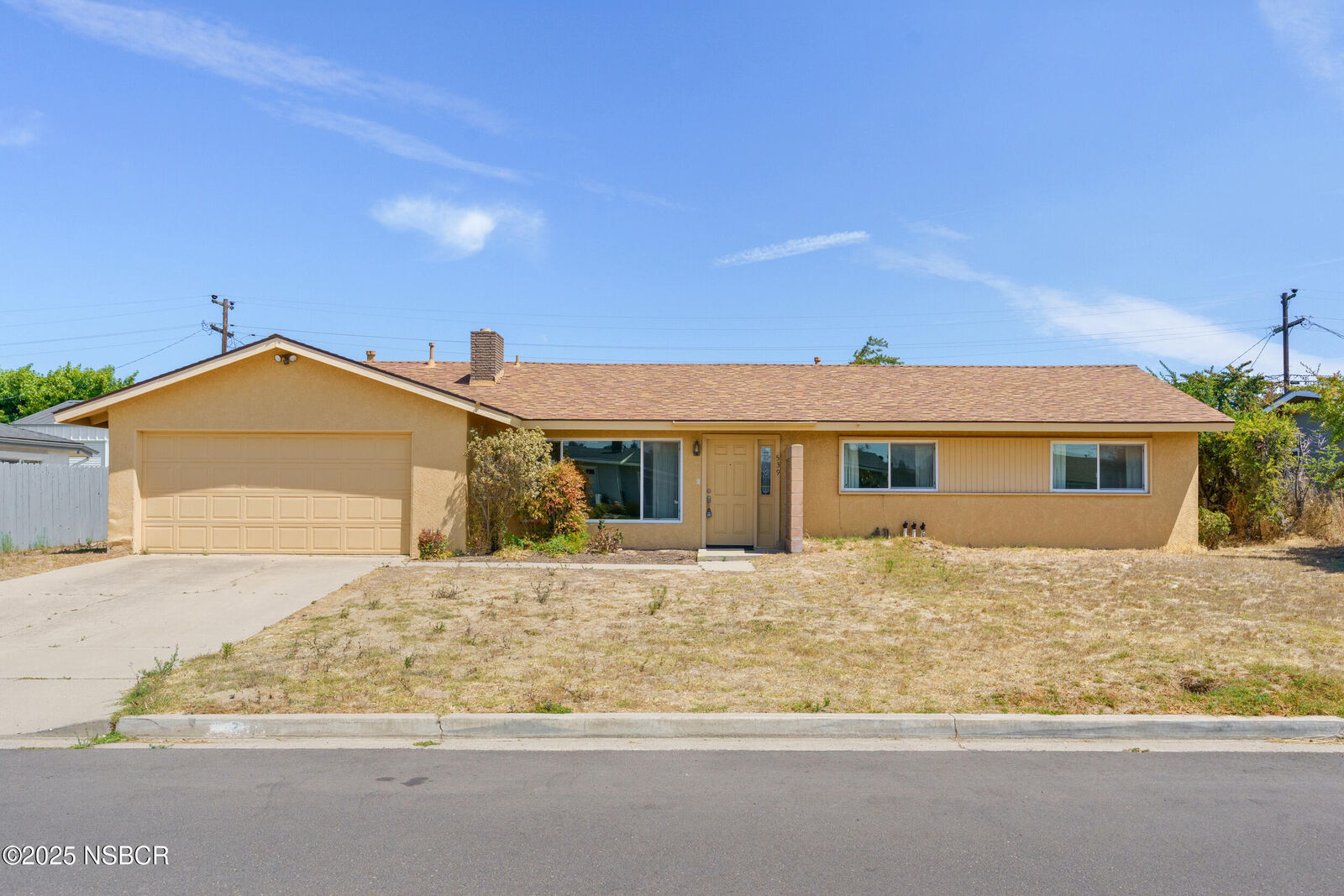 Property Photo:  539 Dahlia Place  CA 93455 