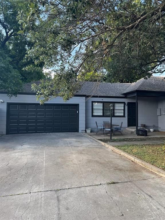 Property Photo: 601 Harrisdale Avenue TX 76114