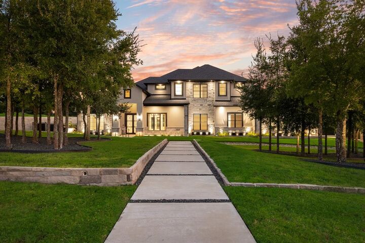 Property Photo: 516 Lodge Hill Drive TX 75032