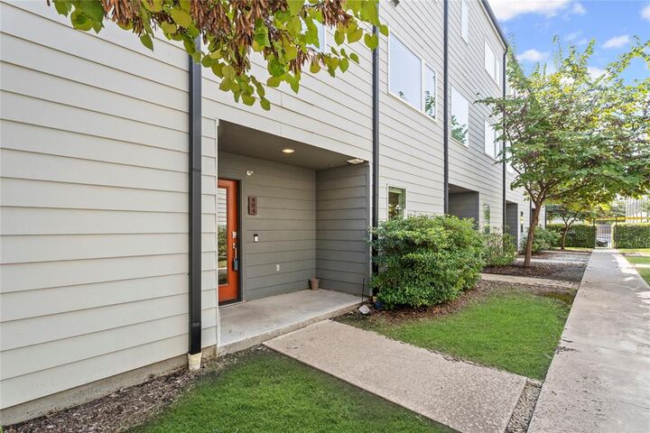 Property Photo: 4709 Bryan Street 404 TX 75204