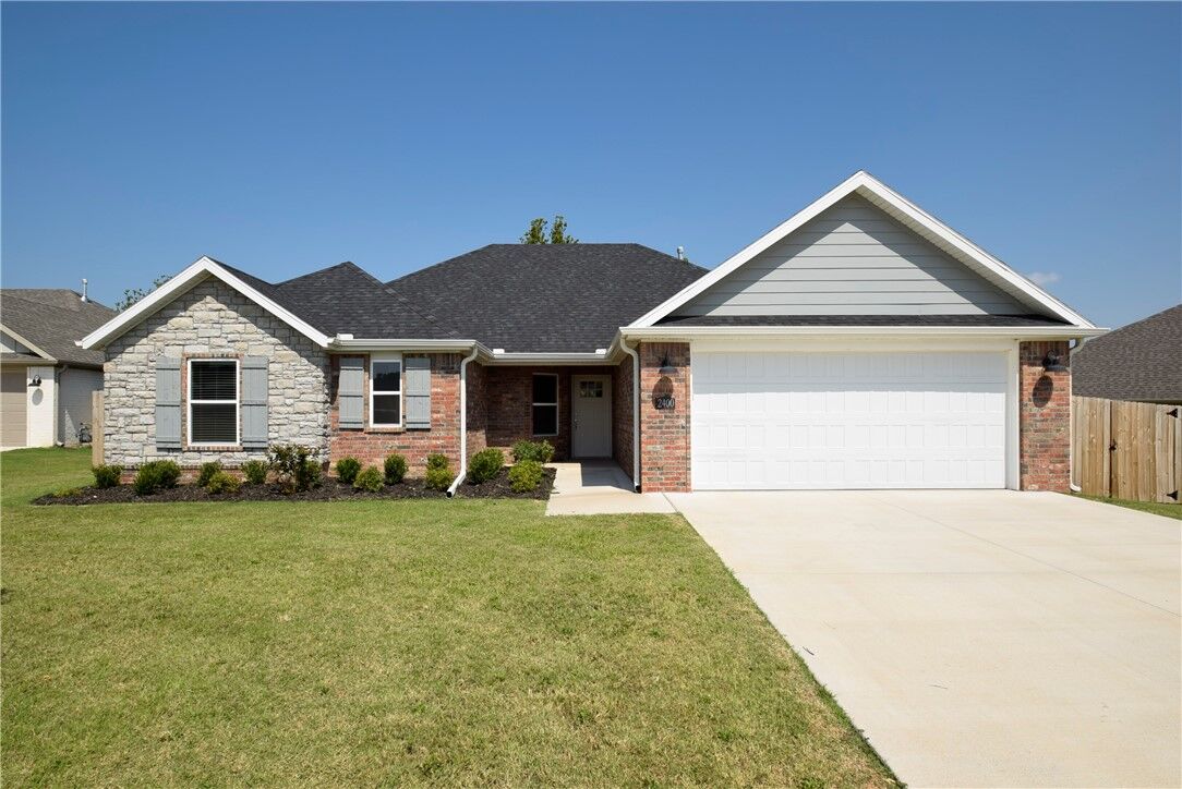 Property Photo:  2400 Buckside Street  AR 72762 