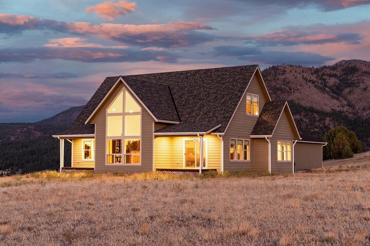 Property Photo: 26216 W Bench Road OR 97845