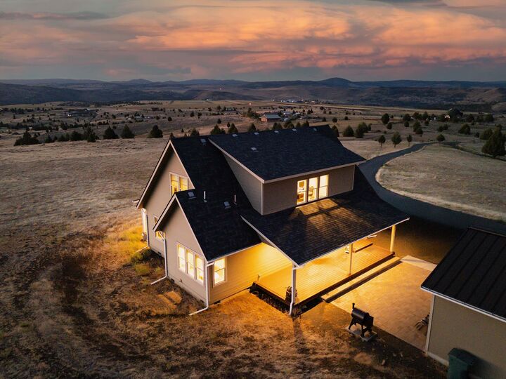 Property Photo:  26216 W Bench Road  OR 97845 