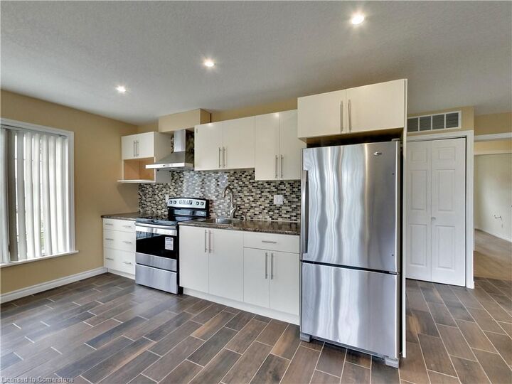 Photo de la propriété:  759 Rymal Road E A  ON L8W 1B6 