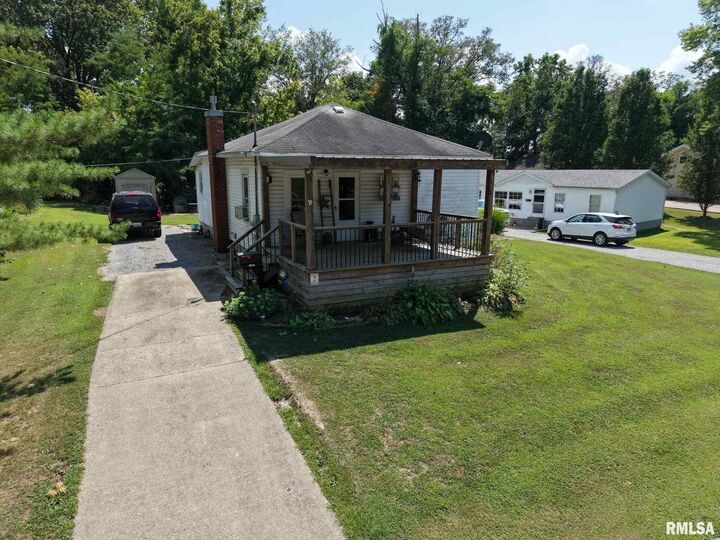 Property Photo: 1104 W Webster Street IL 62812