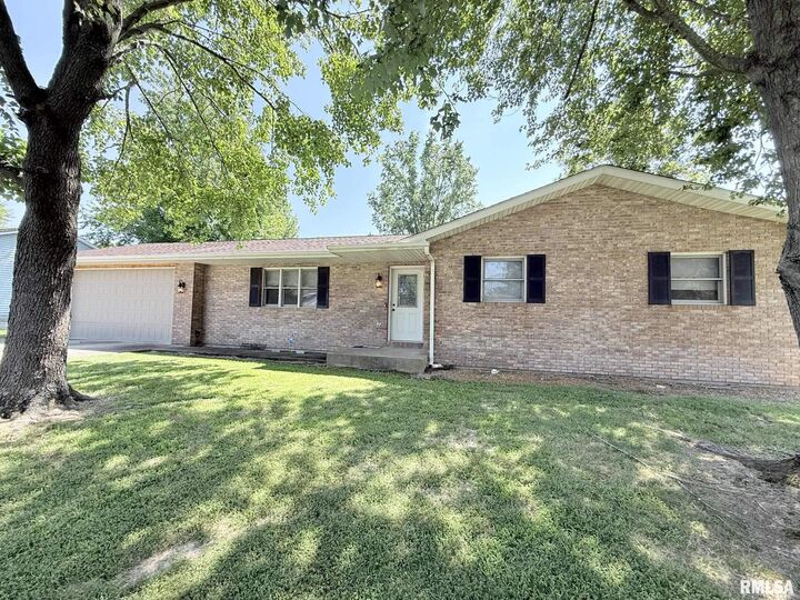 Property Photo: 1105 Oakwood Lane IL 62959