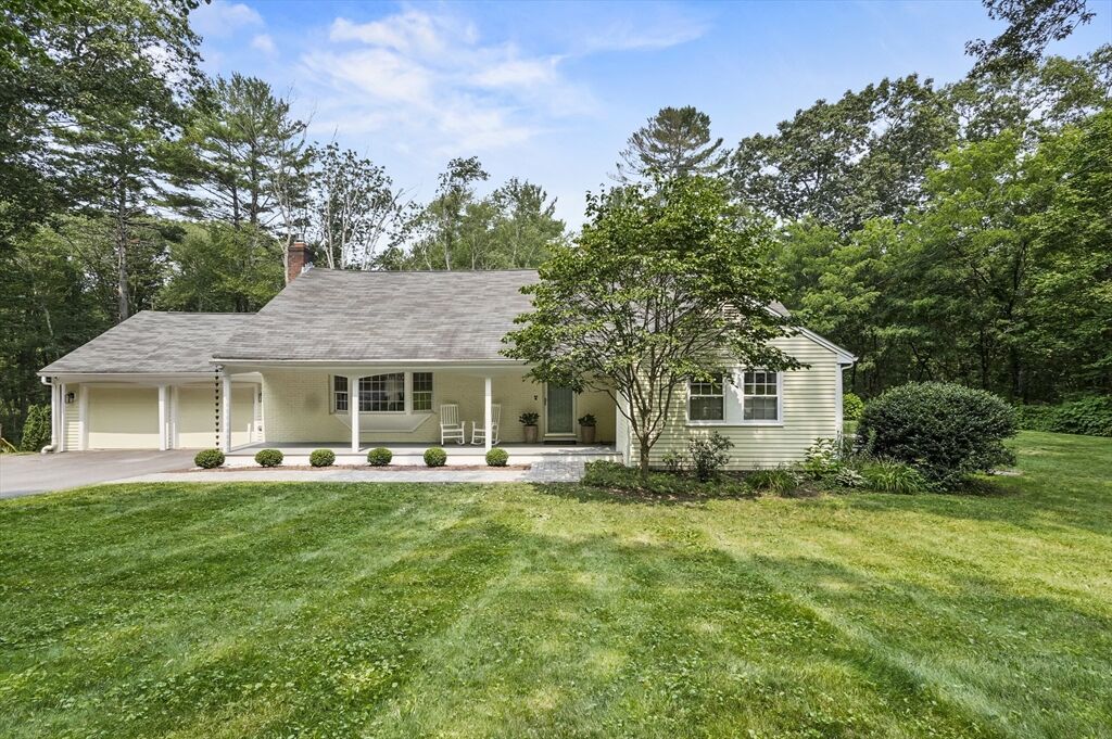 Property Photo:  271 Russell  MA 01741 