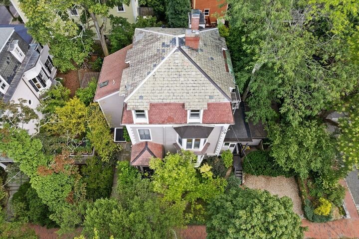 Property Photo:  32 Hawthorn St  MA 02138 
