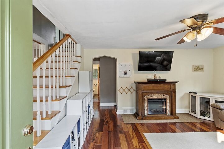 Property Photo: 4 Park St MA 01473