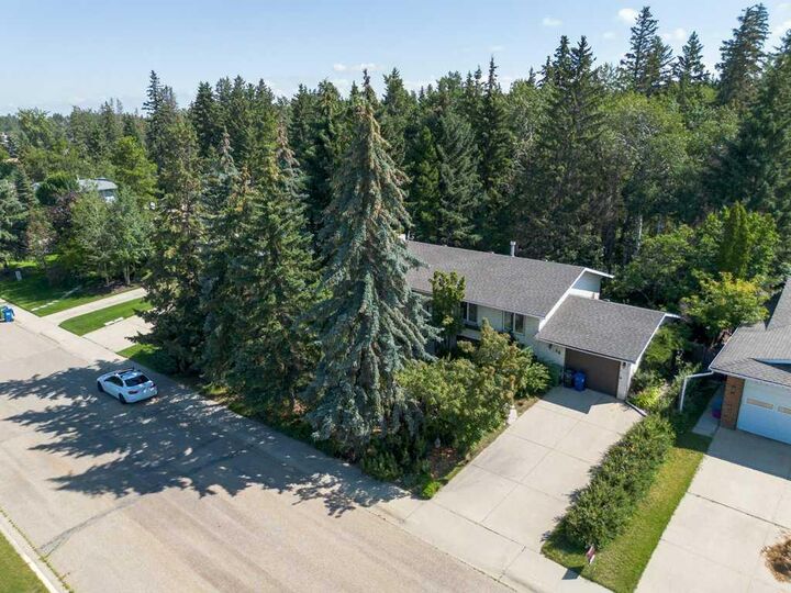 Property Photo: 49 Pamely Avenue AB T4P 1L2