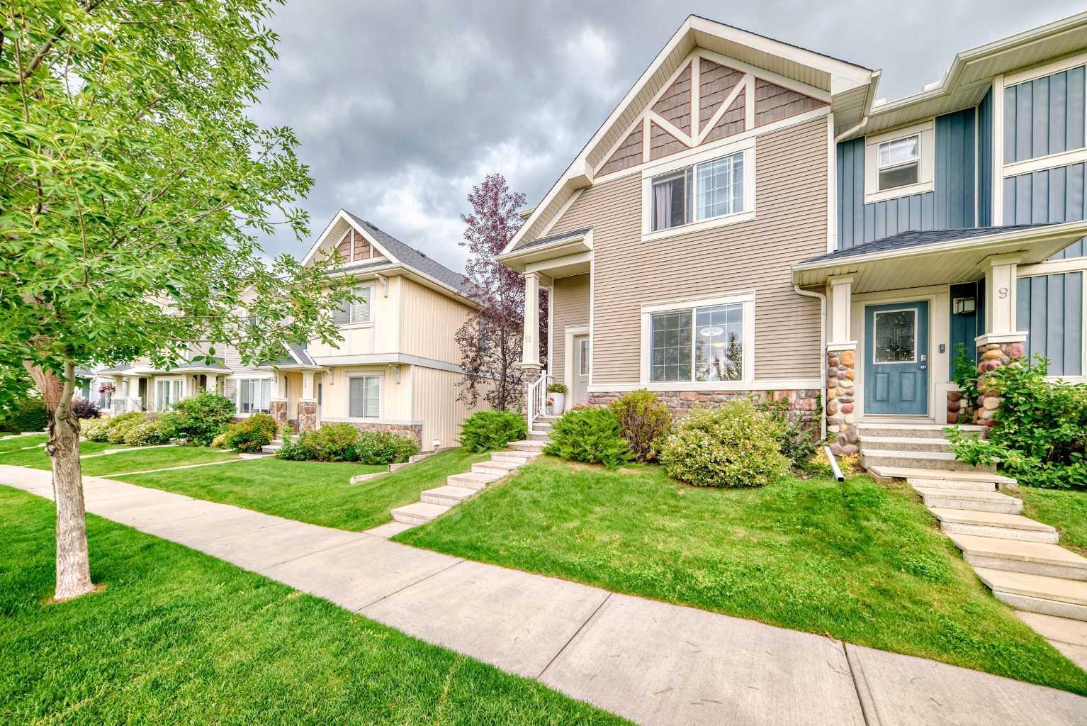 Photo de la propriété: 11 Kings Heights Drive SE AB T4A 0E6