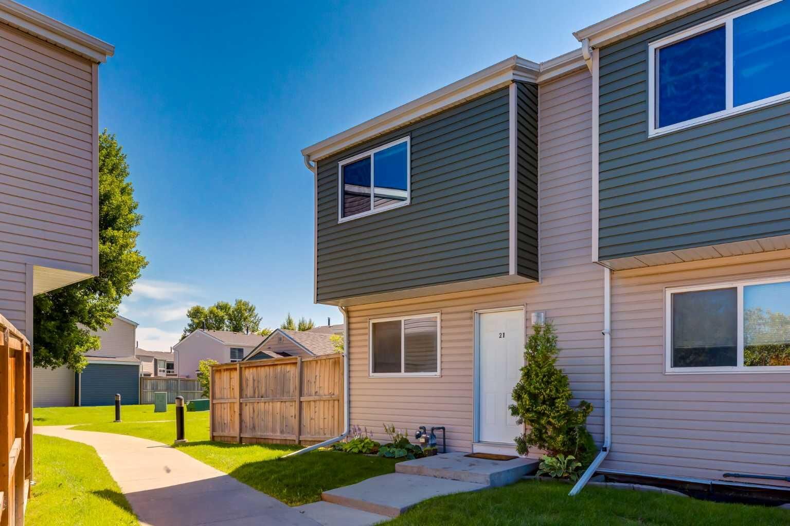 Property Photo:  5425 Pensacola Crescent SE 21  AB T2A 2G7 