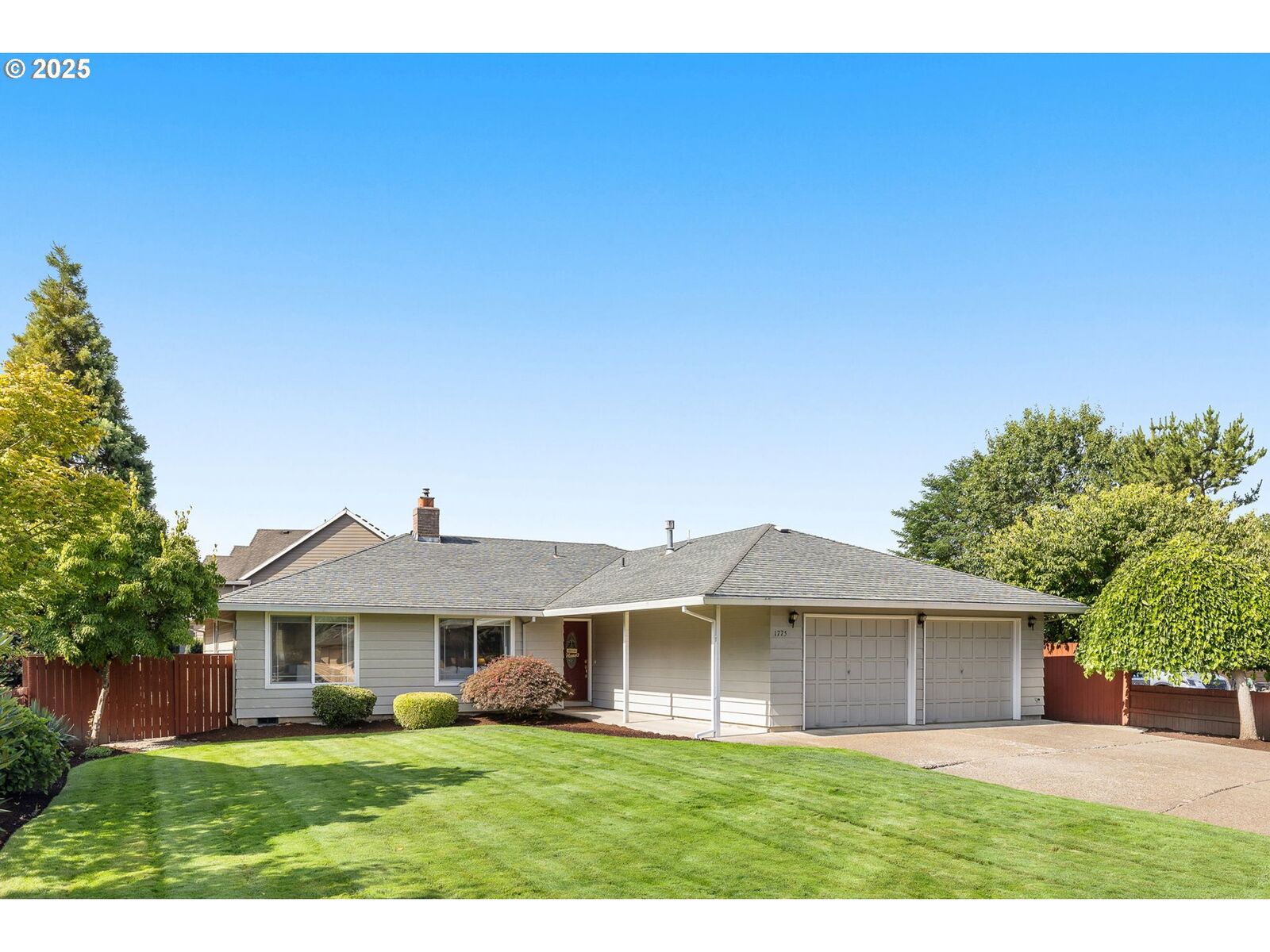 Property Photo:  1775 NE Carole Ct  OR 97124 