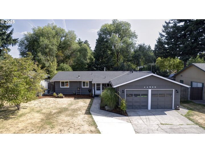 Property Photo: 11244 NE Thompson St OR 97220