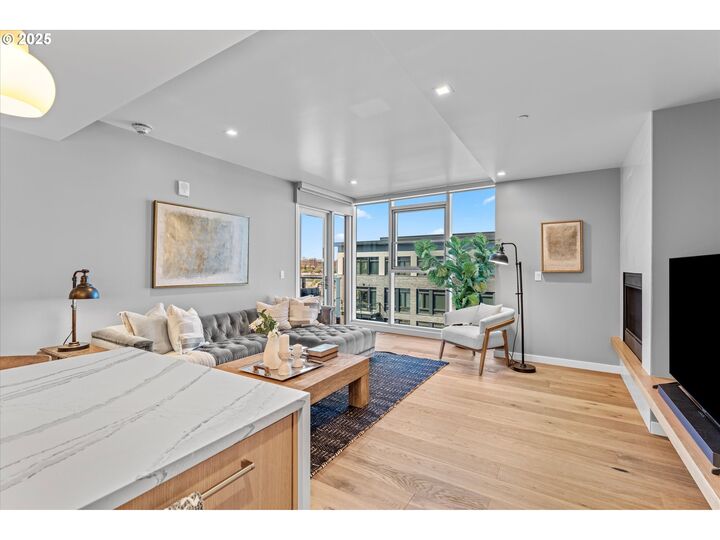 Property Photo: 590 Waterfront Way 700 WA 98660