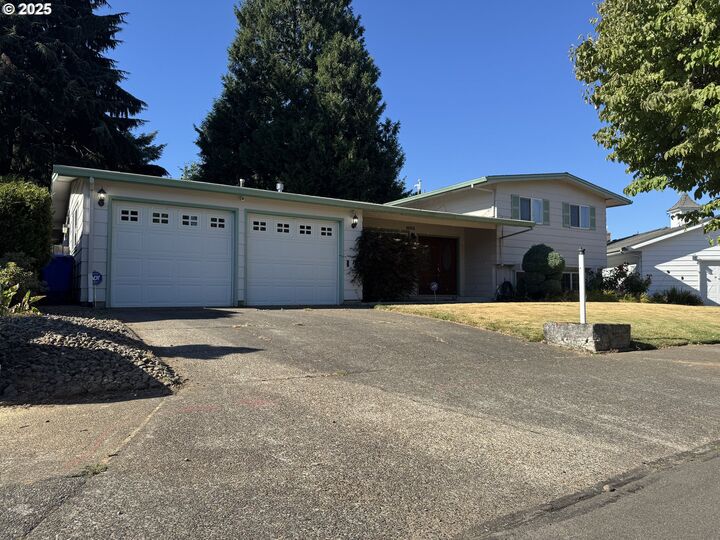 13529 NE Beech St  Portland OR 97230 photo
