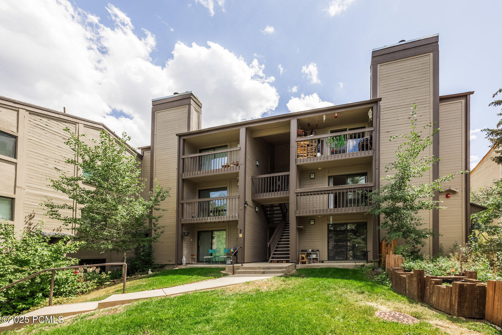 Property Photo: 1650 Upper Iron Horse Loop I4 UT 84060