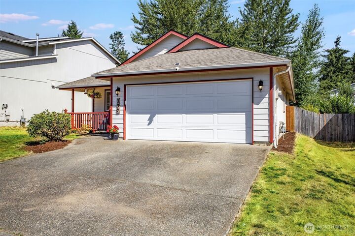 Property Photo:  309 E 52nd Street  WA 98404 