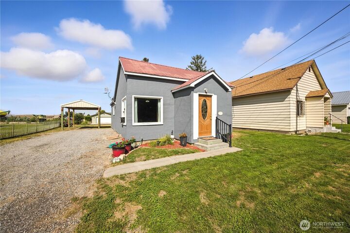 Property Photo:  26  Walnut  WA 98830 