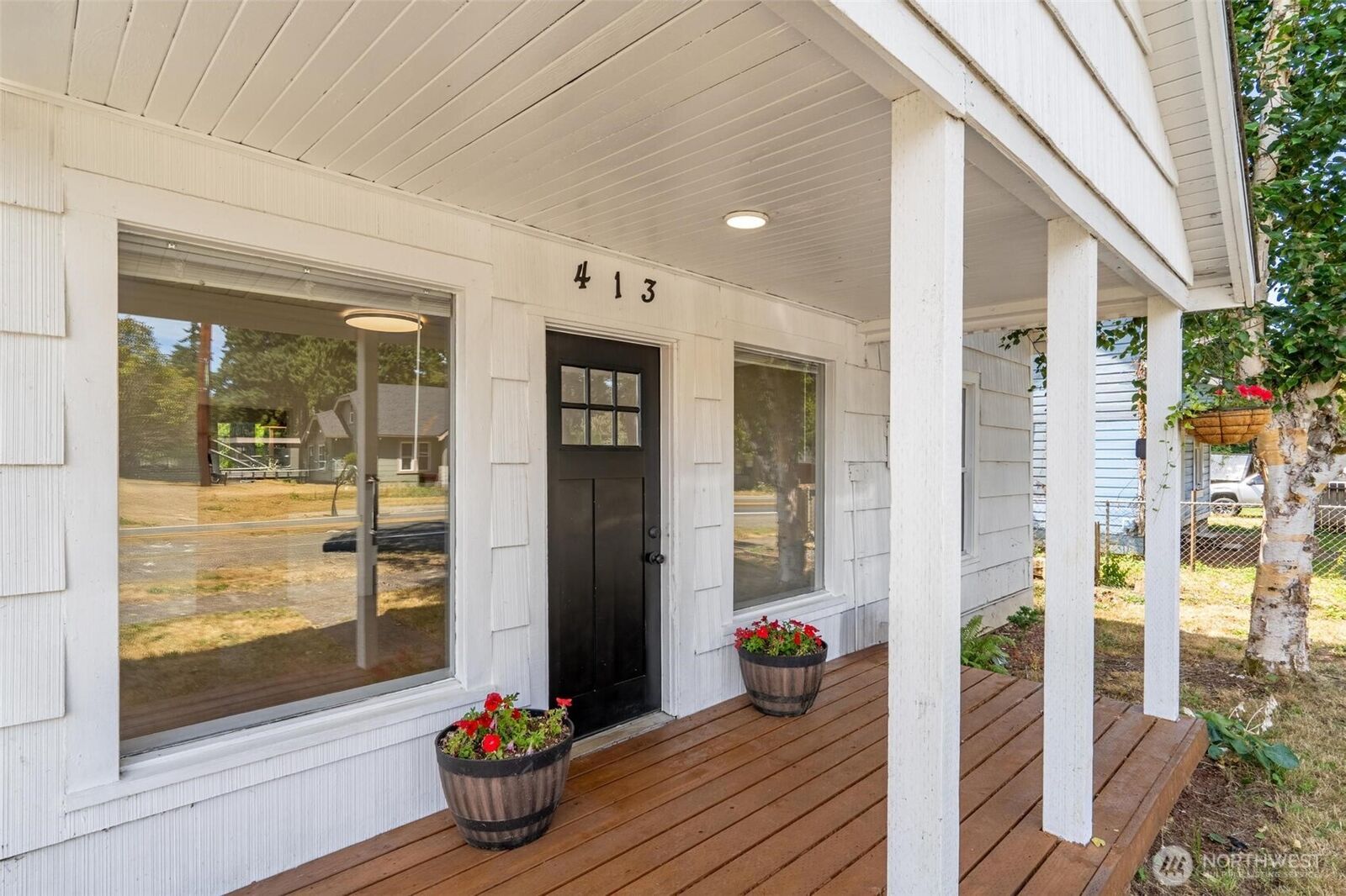 Property Photo: 413 W 4th Avenue WA 98572