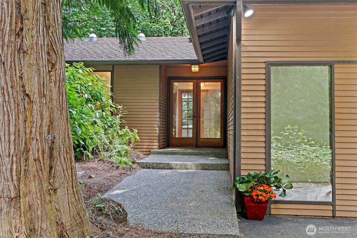 Property Photo:  11333  204th Avenue NE  WA 98053 