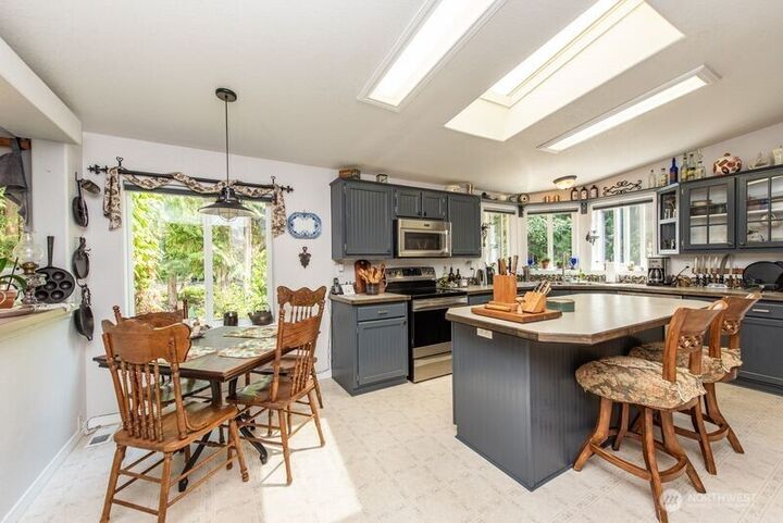 Property Photo: 572 Critter Country Trail WA 98382