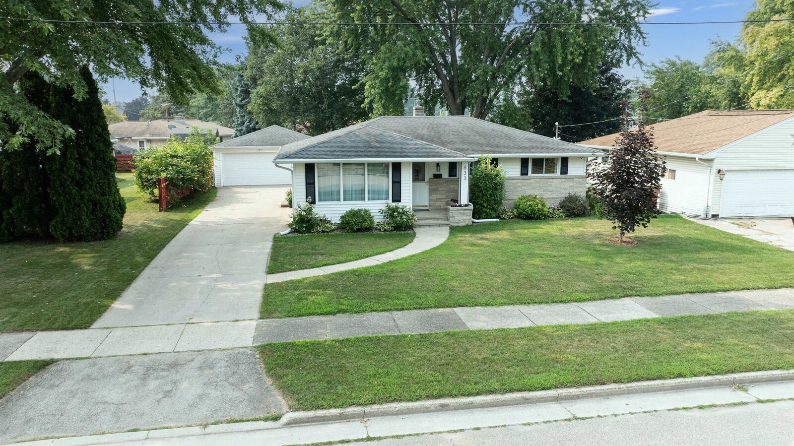 Property Photo:  633 11th Street  WI 54952 