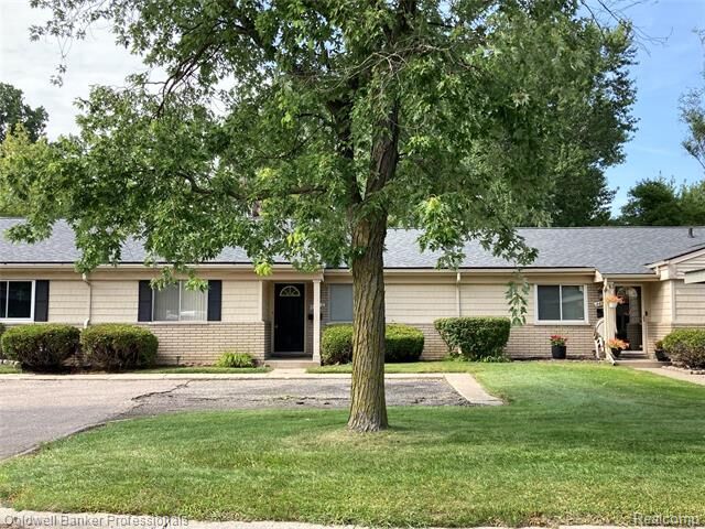 26572 Franklin Pointe Drive  Southfield MI 48034 photo