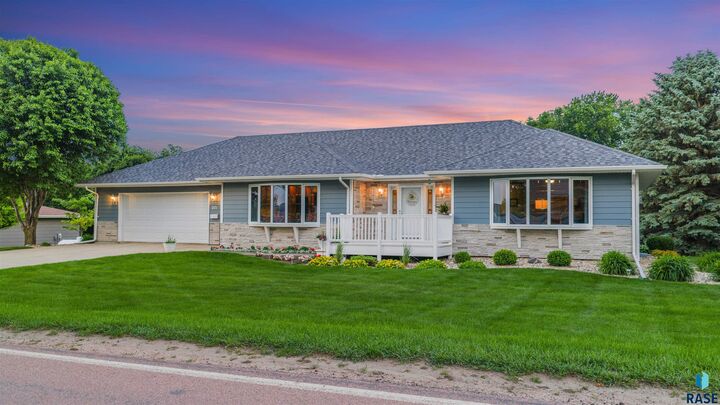 Property Photo:  201 2nd Ave  SD 57016 