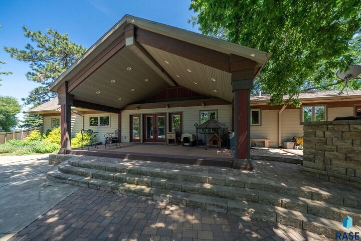 Property Photo: 25463 473rd Ave SD 57003