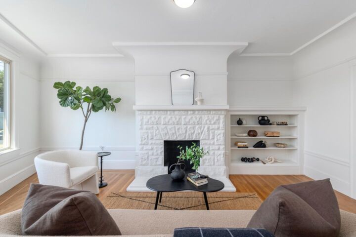 Property Photo: 76 Bayview Street CA 94124