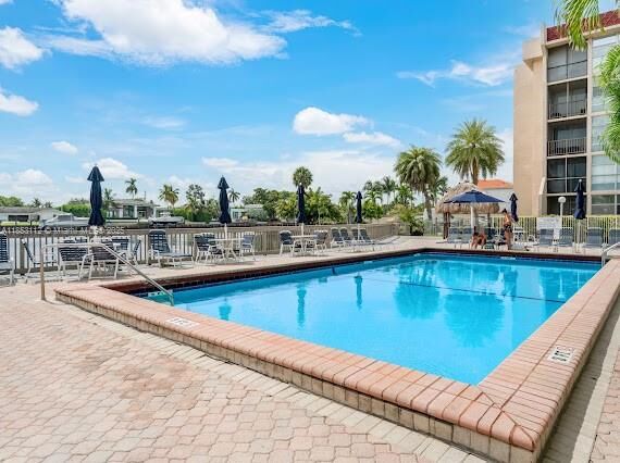 Property Photo: 2101 Atlantic Shores Blvd 309 FL 33009
