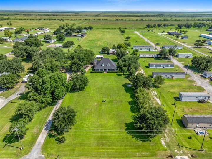 Property Photo: 1467 Hwy 384 LA 70607