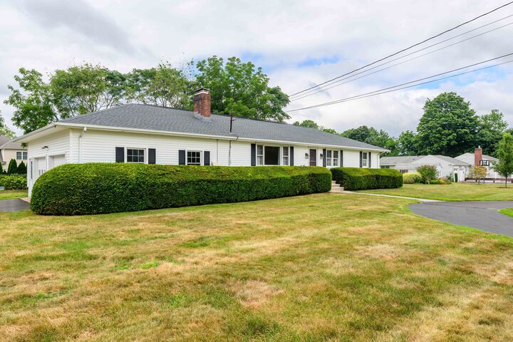 124 Warner Road  North Haven CT 06473 photo
