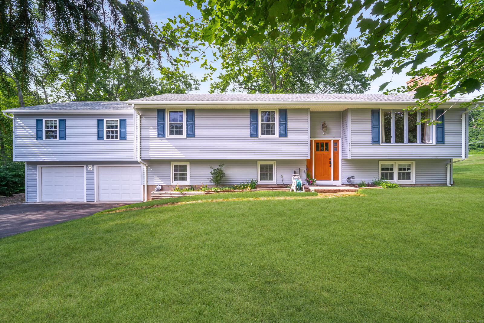 Property Photo:  505 Savage Street  CT 06489 