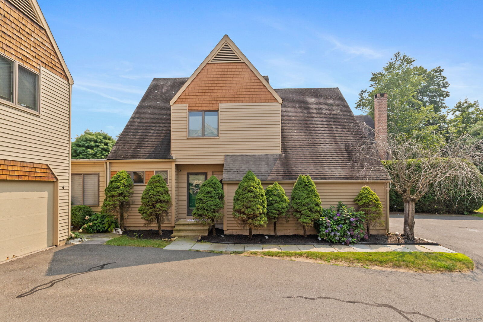 Property Photo:  6 Cottonwood Court 6  CT 06035 