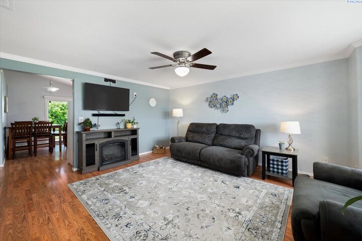 Property Photo: 9703 Palomino Dr WA 99301
