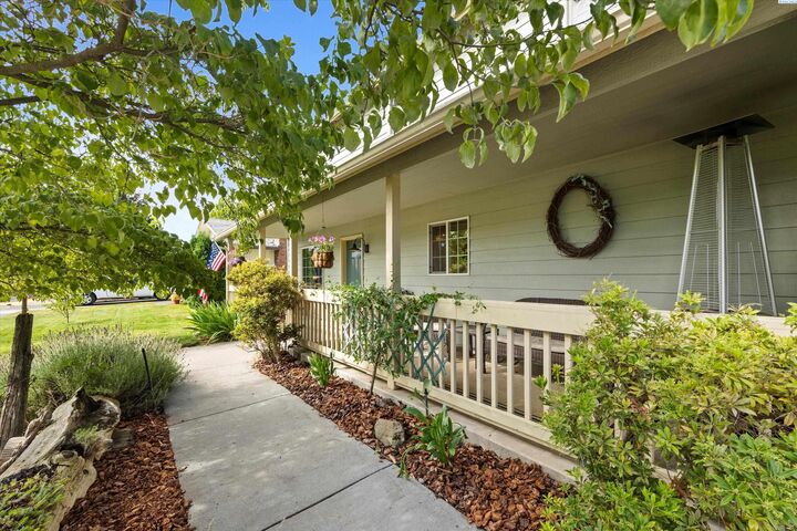 Property Photo: 1708 Sunset Dr WA 99362