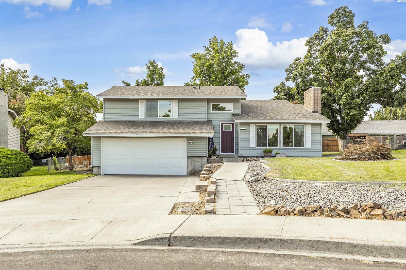 Property Photo:  131 Canyon Court  WA 99352 