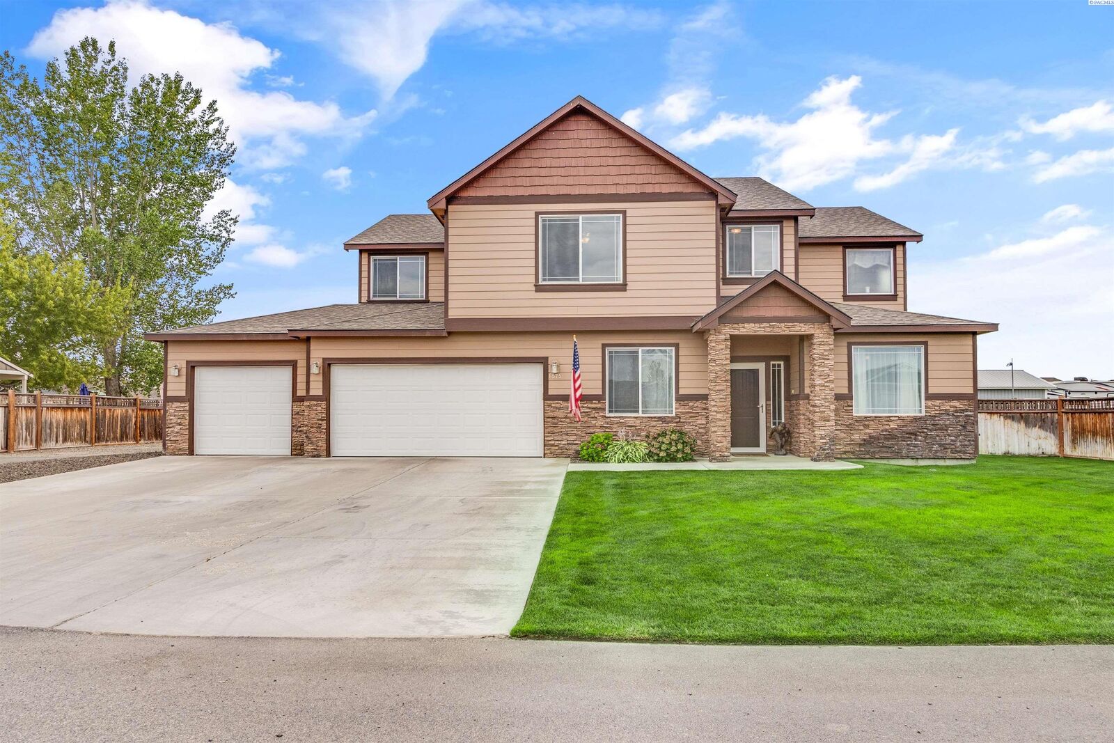Property Photo: 6575 Agate Ct WA 99353